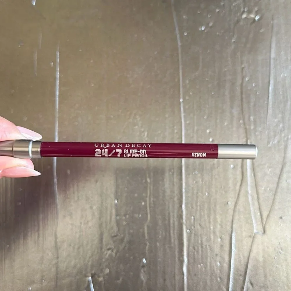 Urban Decay 24/7 Glide-On Waterproof Lip Liner in Venom